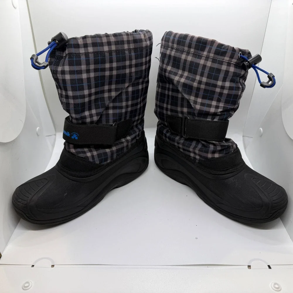 Kamik Finley Kids Snow Boots Grey Blue Plaid Waterproof Insulated Size 4